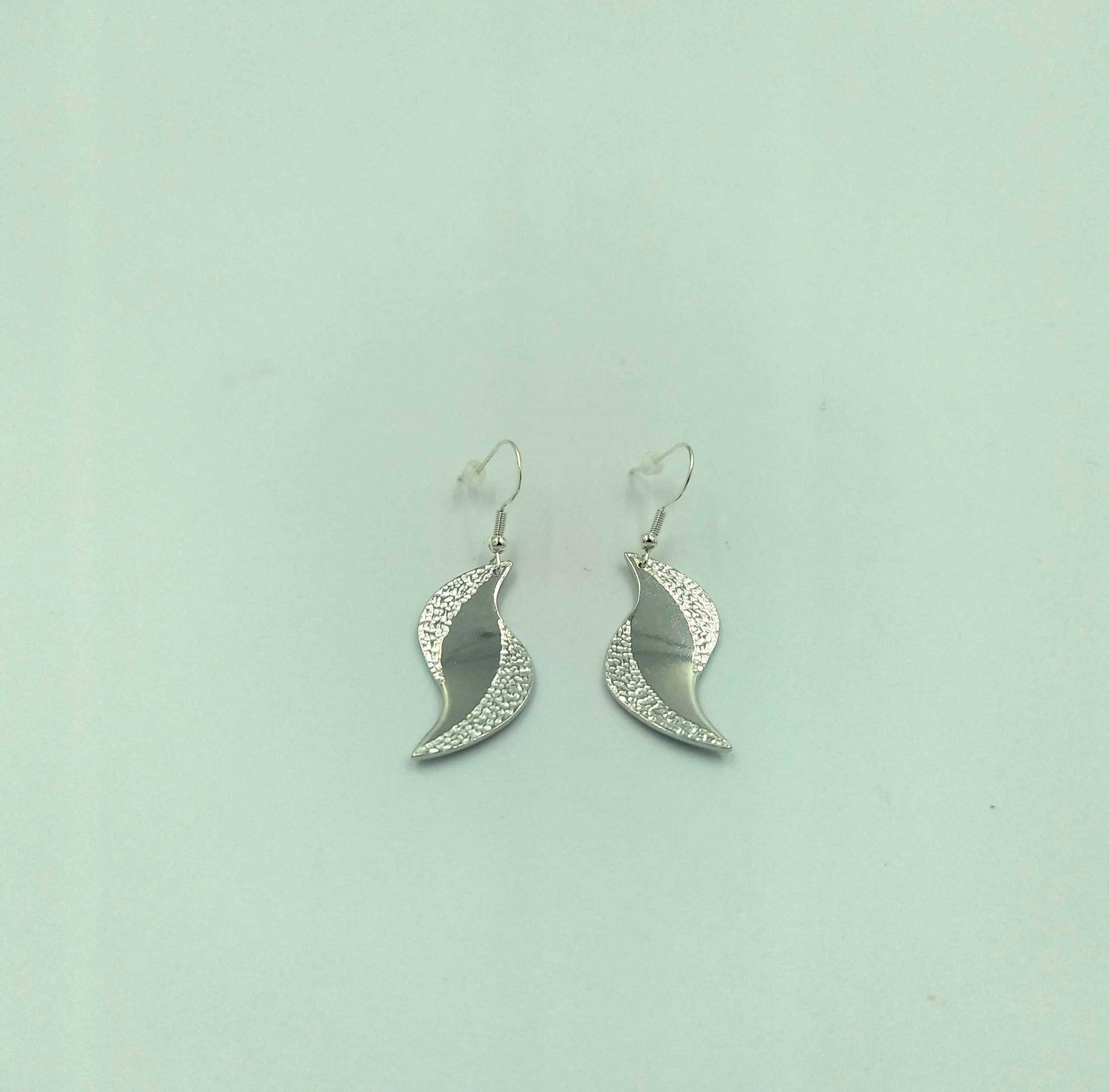 Boucles d’oreilles S en étain