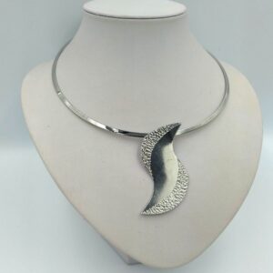Pendentif S en étain